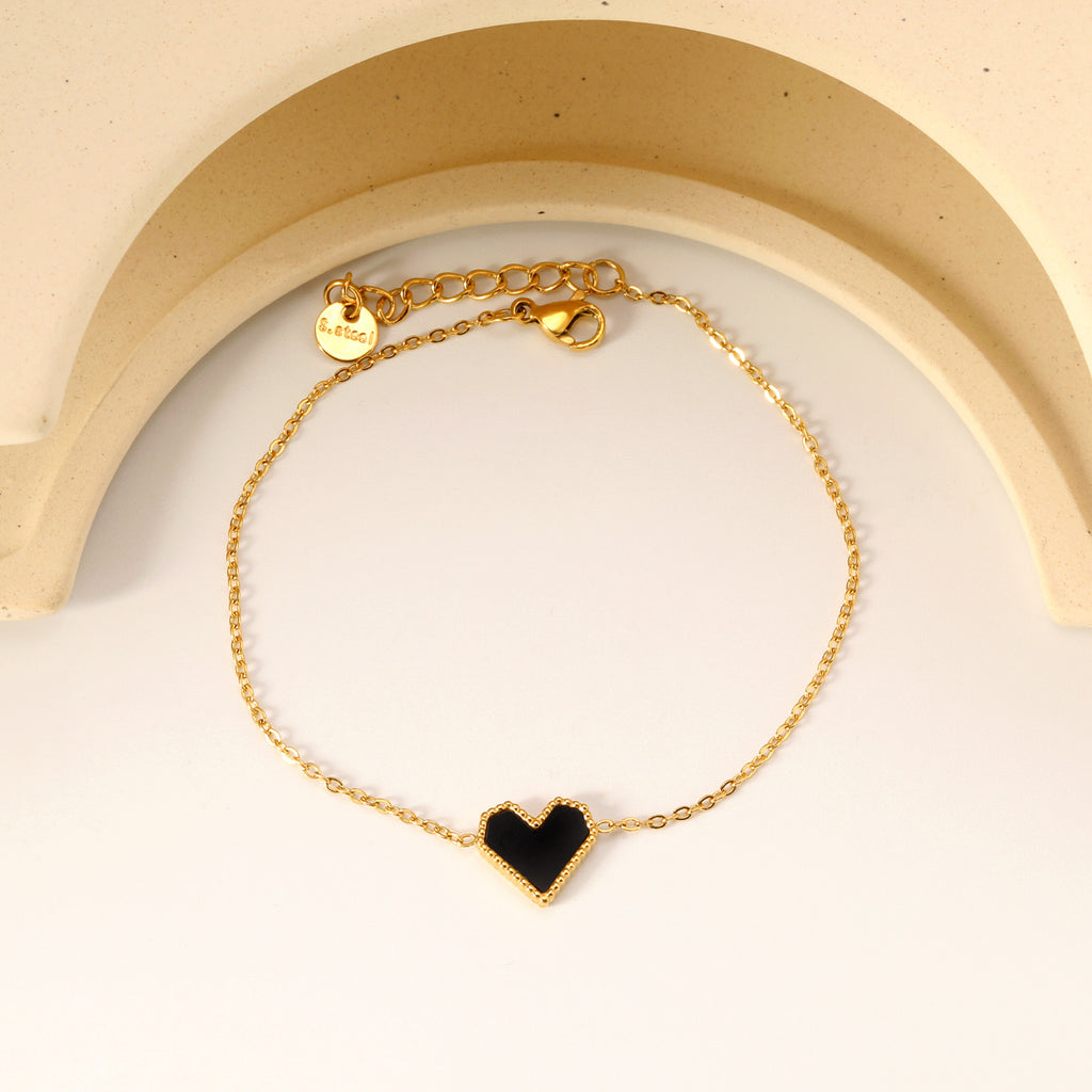 Damen Armband mit herzförmigem Anhänger und feiner Gliederstruktur Shop Nory