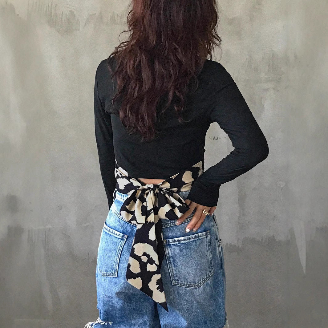 Damen Cropped Wickelshirt mit Rückenschleife und bedrucktem Bindegürtel Shop Nory