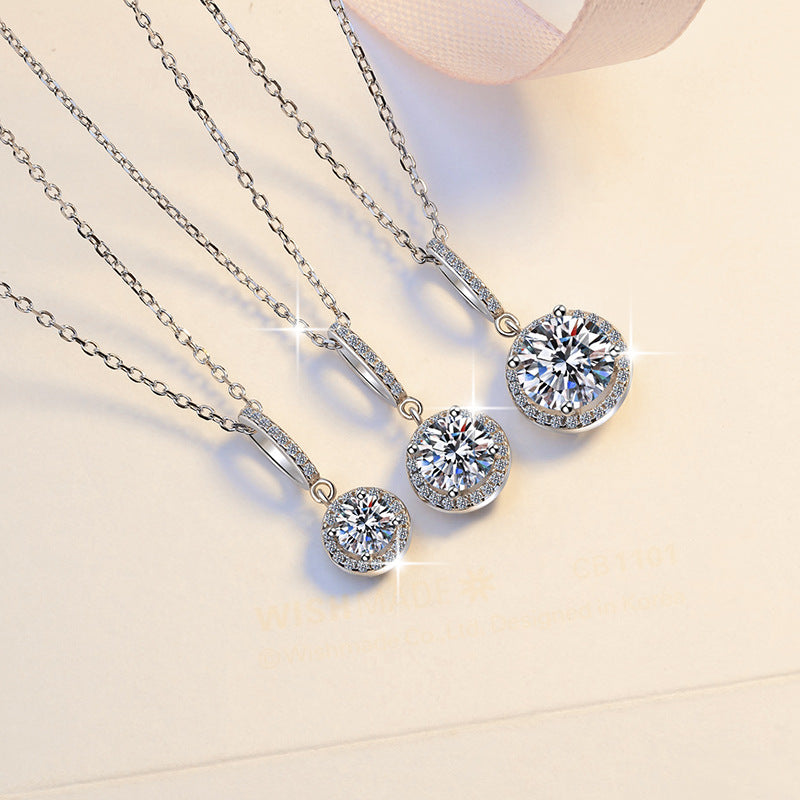Damen Halskette mit funkelndem Kristall-Anhänger und eleganter Zirkonia-Fassung Shop Nory