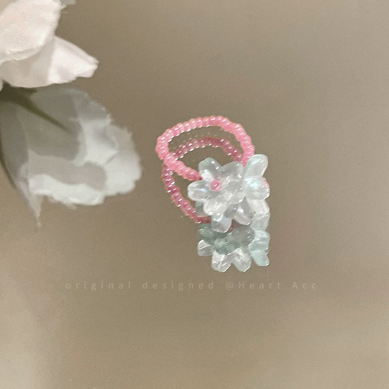 Damen Ring mit zartem floralen Design aus empfindlichen Perlen Shop Nory