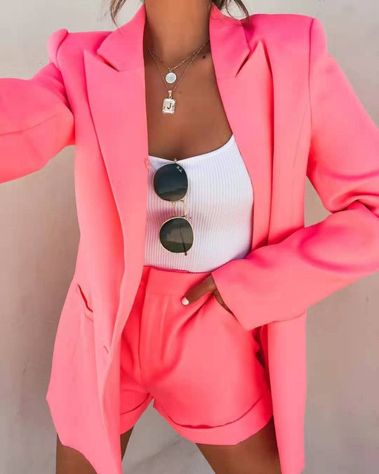 Damen nan figurbetontes Longblazer- und High-Waist-Shorts-Set mit überschnittenen Schultern und aufgesetzten Taschen Shop Nory