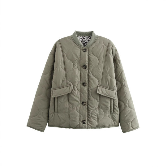 Damen Gepolsterte Steppjacke im Boxy‑Schnitt mit Rundhalsausschnitt und aufgesetzten Taschen Shop Nory