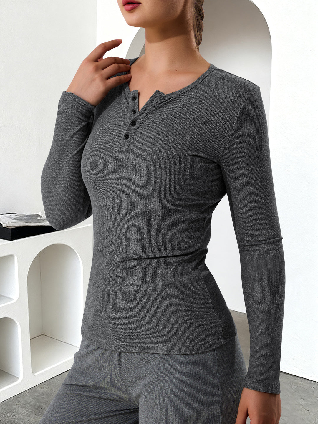 Damen Geripptes Henley-Langarmshirt mit Knopfleiste und figurnahem Schnitt Shopy Nory