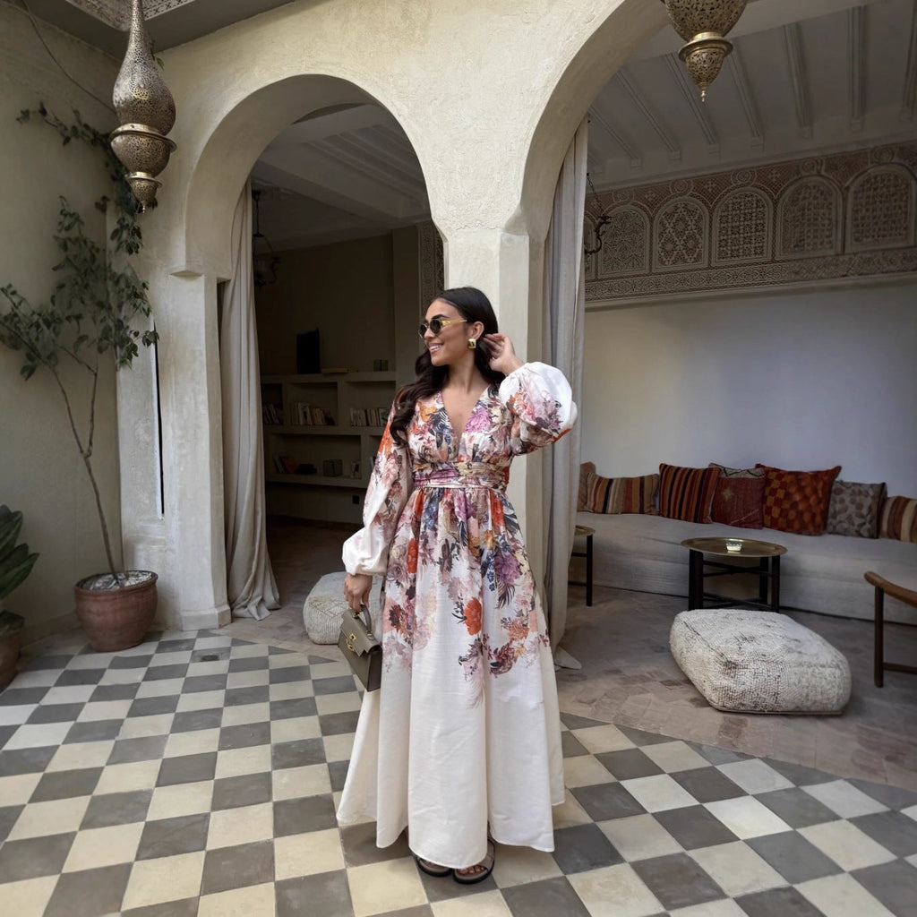 Damen Maxikleid mit floralen Mustern und raffinierten Raffungselementen Shopnory