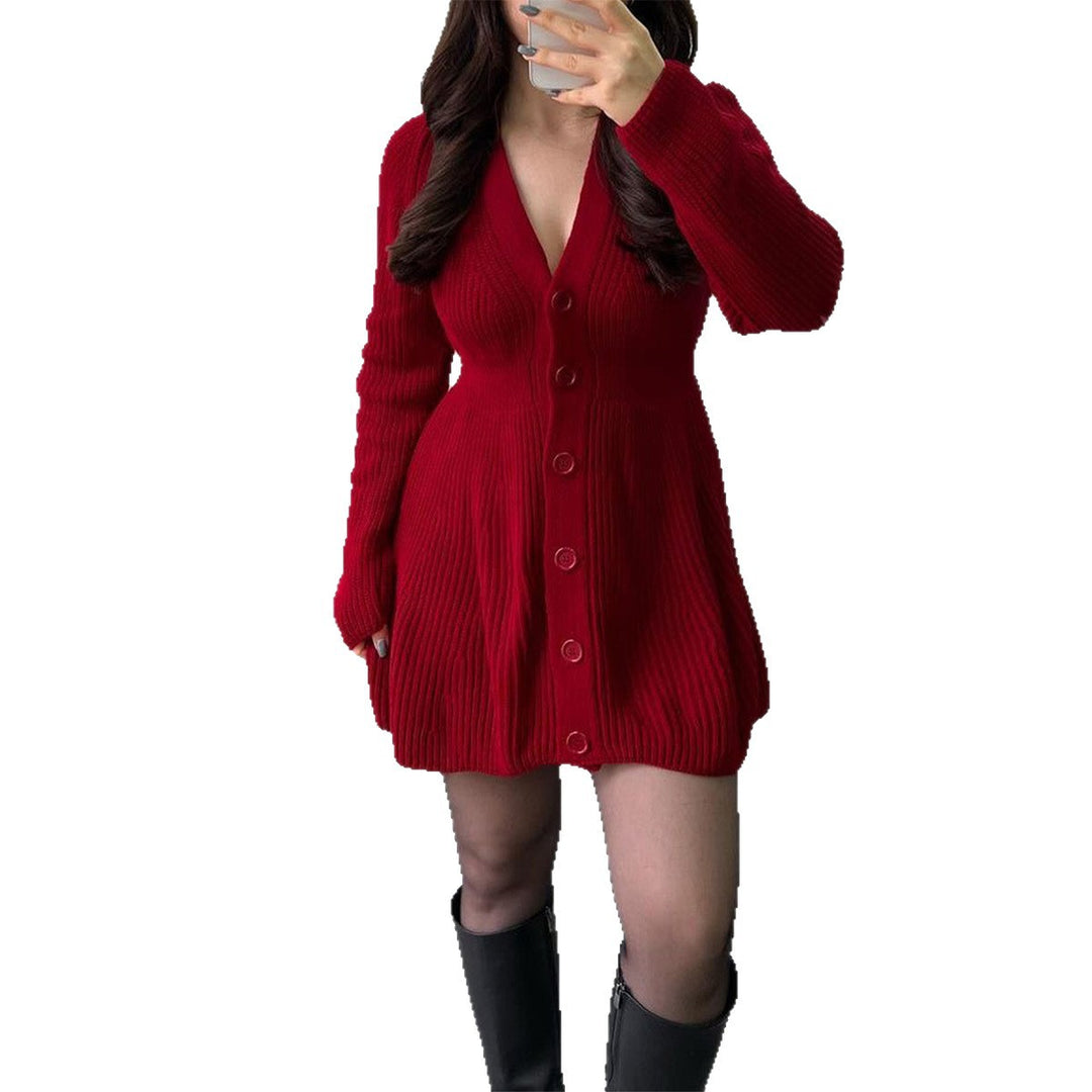Damen nan tailliertes Strickkleid mit durchgehender Knopfleiste, V‑Ausschnitt und ausgestelltem A‑Linien‑Rock Shop Nory