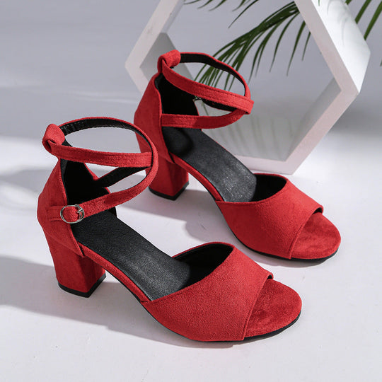 Damen Absatzsandalen mit modischem Kreuzriemen-Design und bequemer Sohle