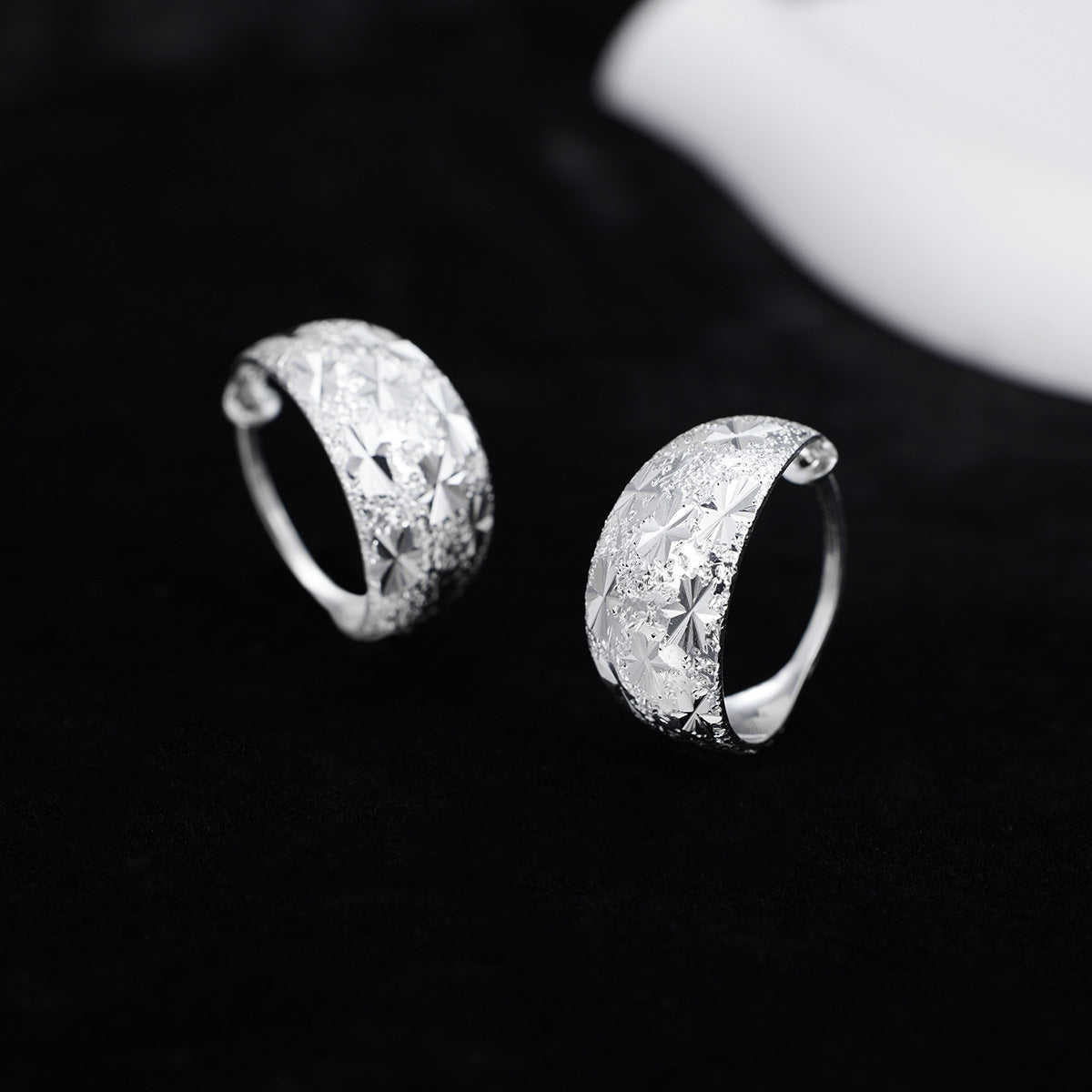 Damen eleganter Kristallring mit funkelndem Design Shop Nory