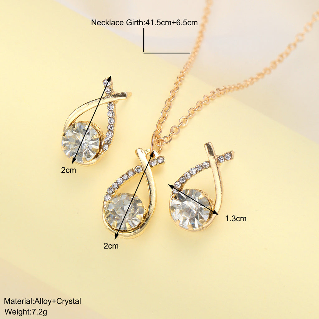 Damen Schmuckset mit funkelndem Anhänger und eleganten Ohrsteckern Shop Nory