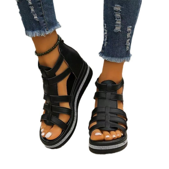 Damen Keil-Sandalen mit Gladiator-Riemen, Reißverschluss und gepolstertem Plateau Shop Nory