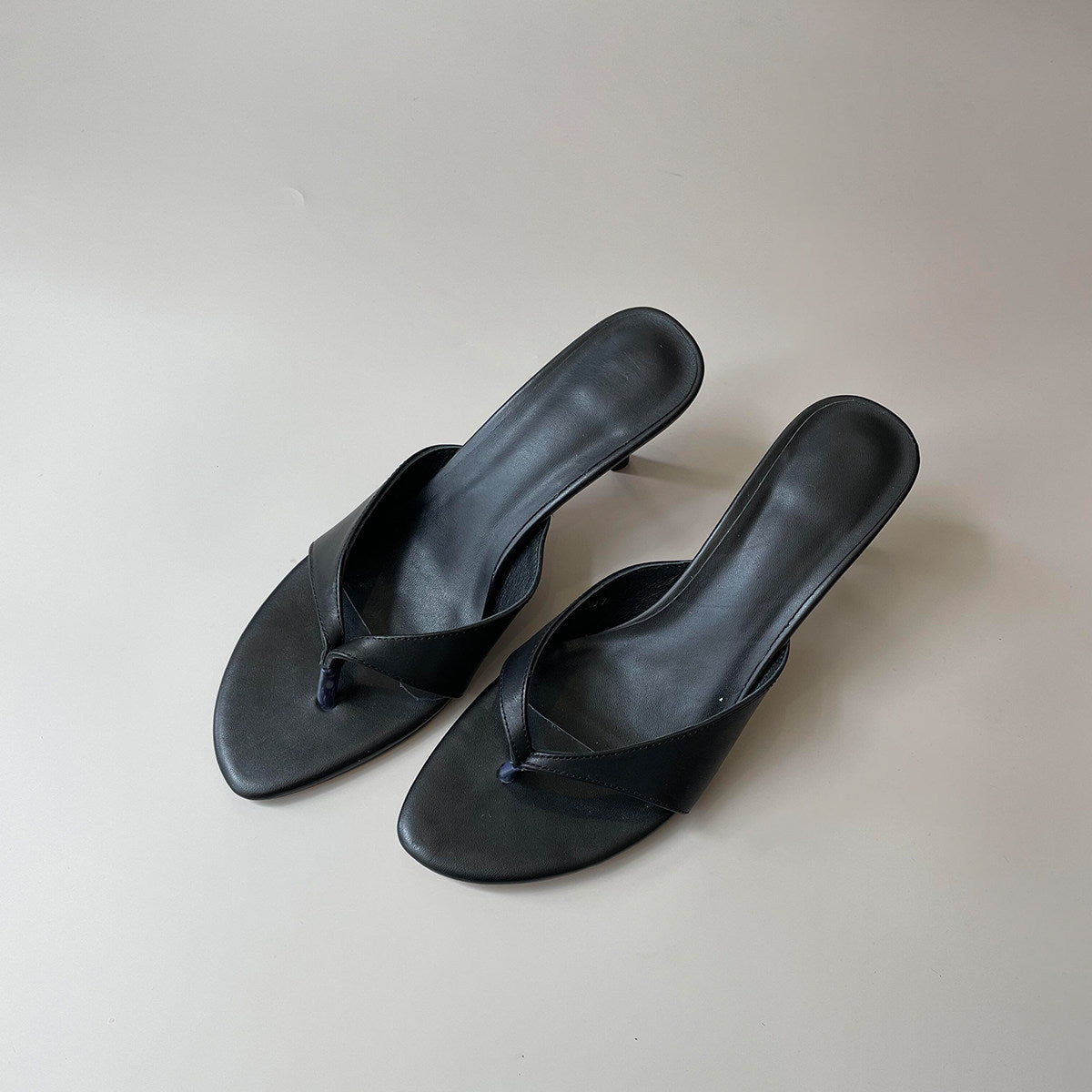 Damen elegante Slingback-Pantoletten mit geschwungenem Riemendesign
