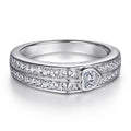 Damen Ring mit funkelndem Herzdesign und kunstvollen Zirkonia-Akzenten Shop Nory