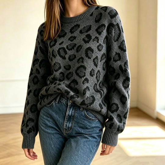 Damen Kuscheliger Rundhalspullover im Leo-Jacquard mit entspanntem Oversize-Schnitt Shop Nory