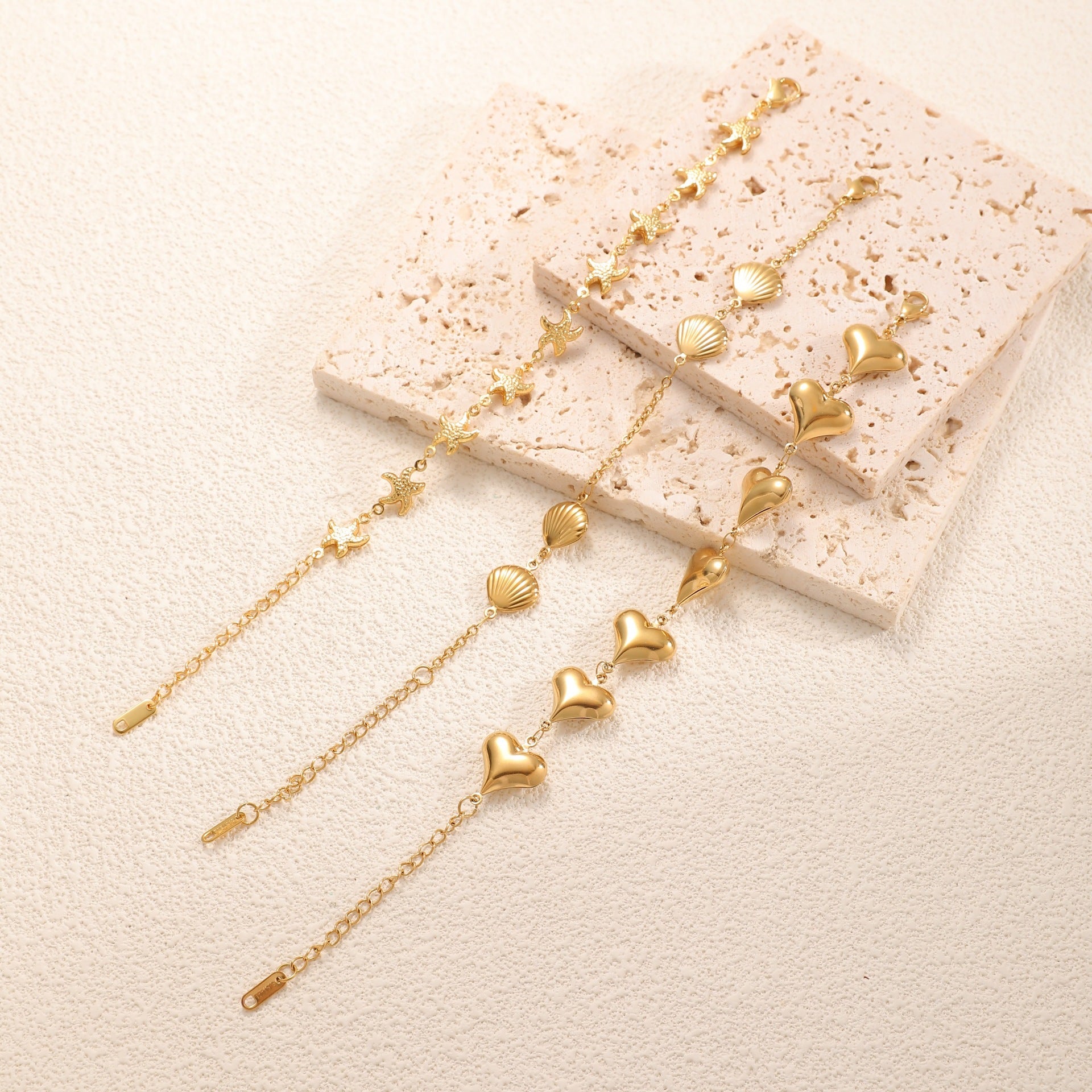 Damen Armkette mit elegantem Herzdesign und feiner Gliederkette Shop Nory