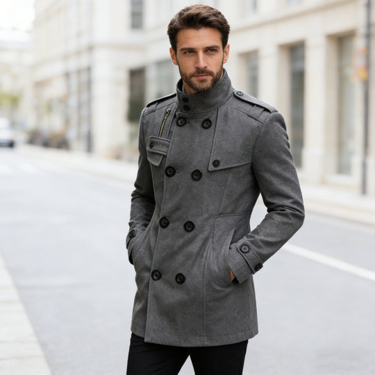 Herren nan taillierter doppelreihiger Kurzmantel mit Stehkragen und Schulterklappen Shop Nory