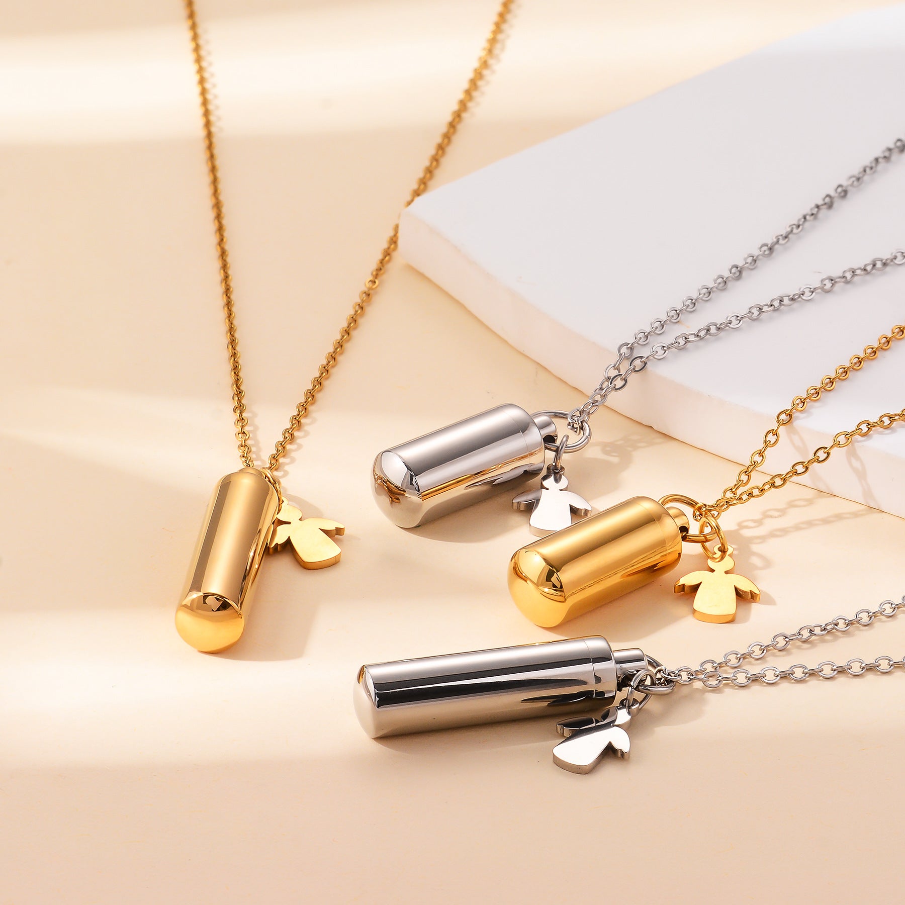 Damen Kette mit personalisierbarem Anhänger im Stil einer Kapsel Shop Nory