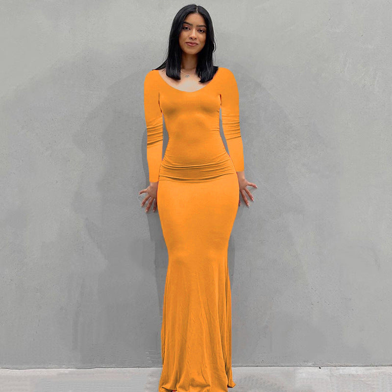 Damen Körperbetontes Maxi‑Jerseykleid mit taillierter Drapierung, langen Ärmeln und ausgestelltem Saum Shop Nory
