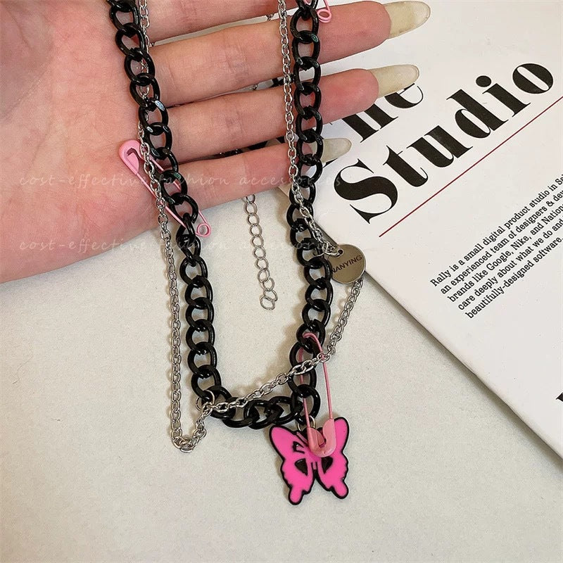 Damen Kette mit buntem Schmetterlingsanhänger und modischem Layering Shop Nory