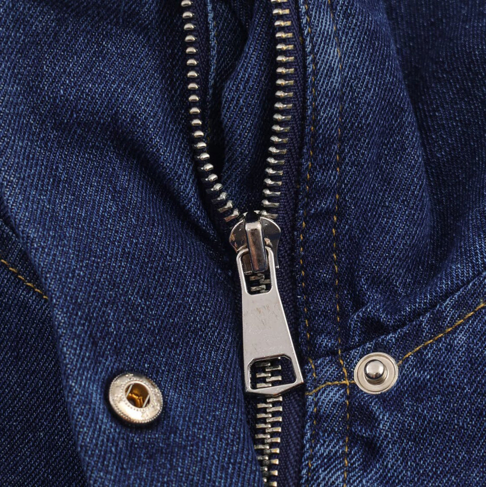 Damen cropped Denimjacke mit hochgeschlossenem Kragen und praktischen Taschen