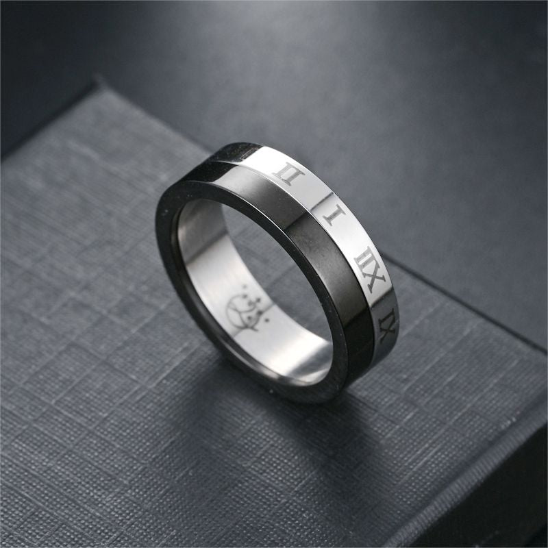 Herren Ring mit elegantem Drehmechanismus und kunstvoller römischer Zifferngravur Shop Nory