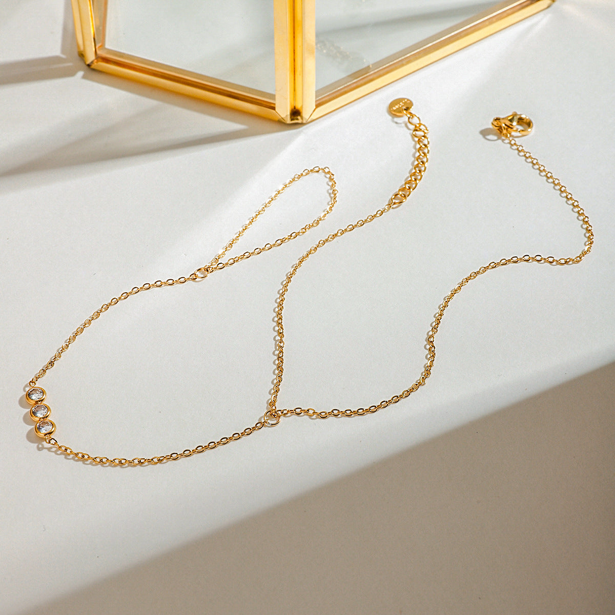 Damenarmband mit edlen Zirkonia-Details Shop Nory