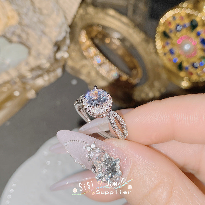 Damen Verlobungsring mit funkelndem Diamanten und eleganter Zirkonia-Besatz Shop Nory