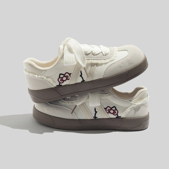 Damen Sportliche Sneaker mit verspieltem Design und einzigartigen Applikationen