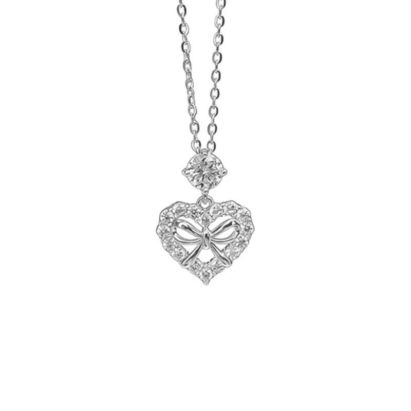 Damen Halskette mit herzförmigem Anhänger und zartem Schmetterlingsdesign Shop Nory