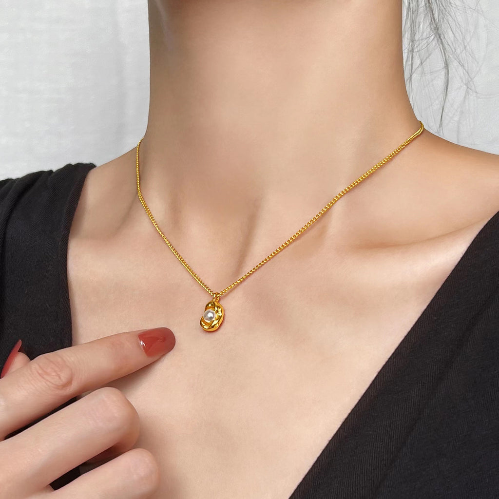 Damen elegante Halskette mit einzigartigem Anhänger aus Perlen und hochwertiger Vergoldung Shop Nory