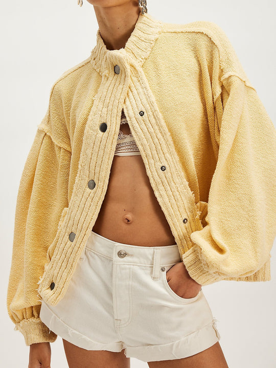 Damen Modische Strickjacke mit Knopfdetails