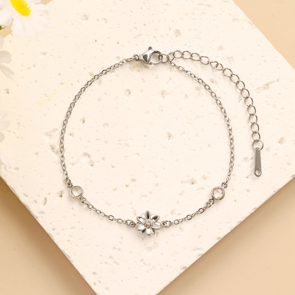 Damen filigranes Armband mit floralem Design Shop Nory