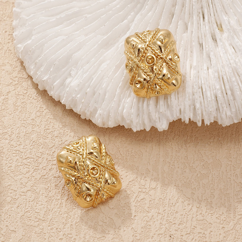 Damen Ohrstecker mit kunstvollem Golddesign Shop Nory