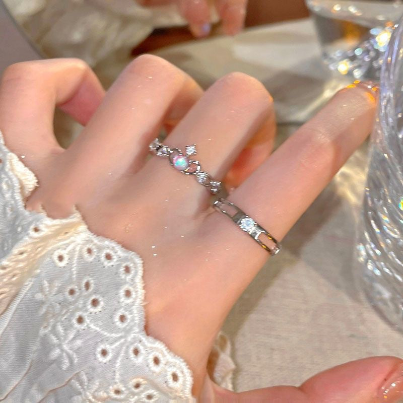 Damen Ring mit zartem Herzdesign und funkelnden Zirkonia Shop Nory