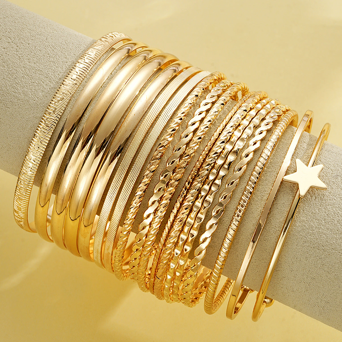 Damen Armreifen-Set mit eleganten und unterschiedlichen Designs Shop Nory