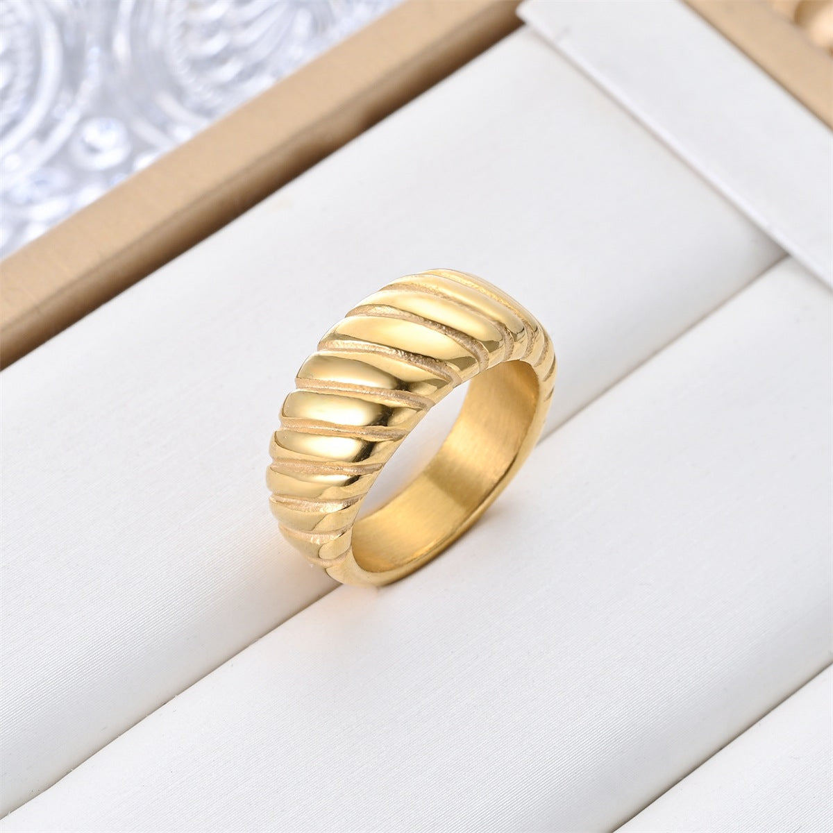 Damen Ring mit kunstvollem, gewundenem Design Shop Nory
