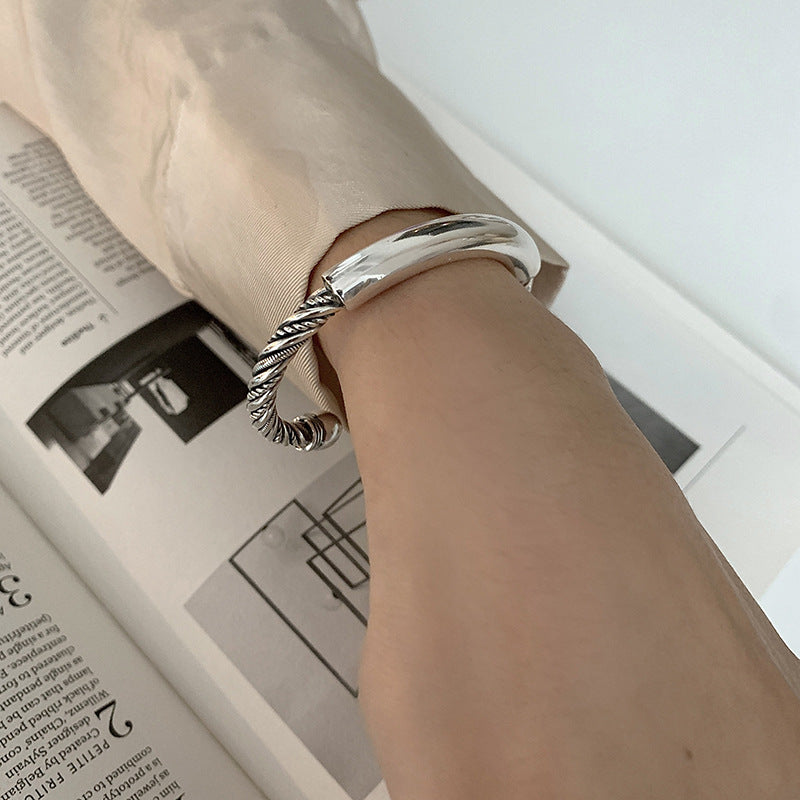 Damen Offenes Armband mit stilvollem Smiley-Design Shop Nory
