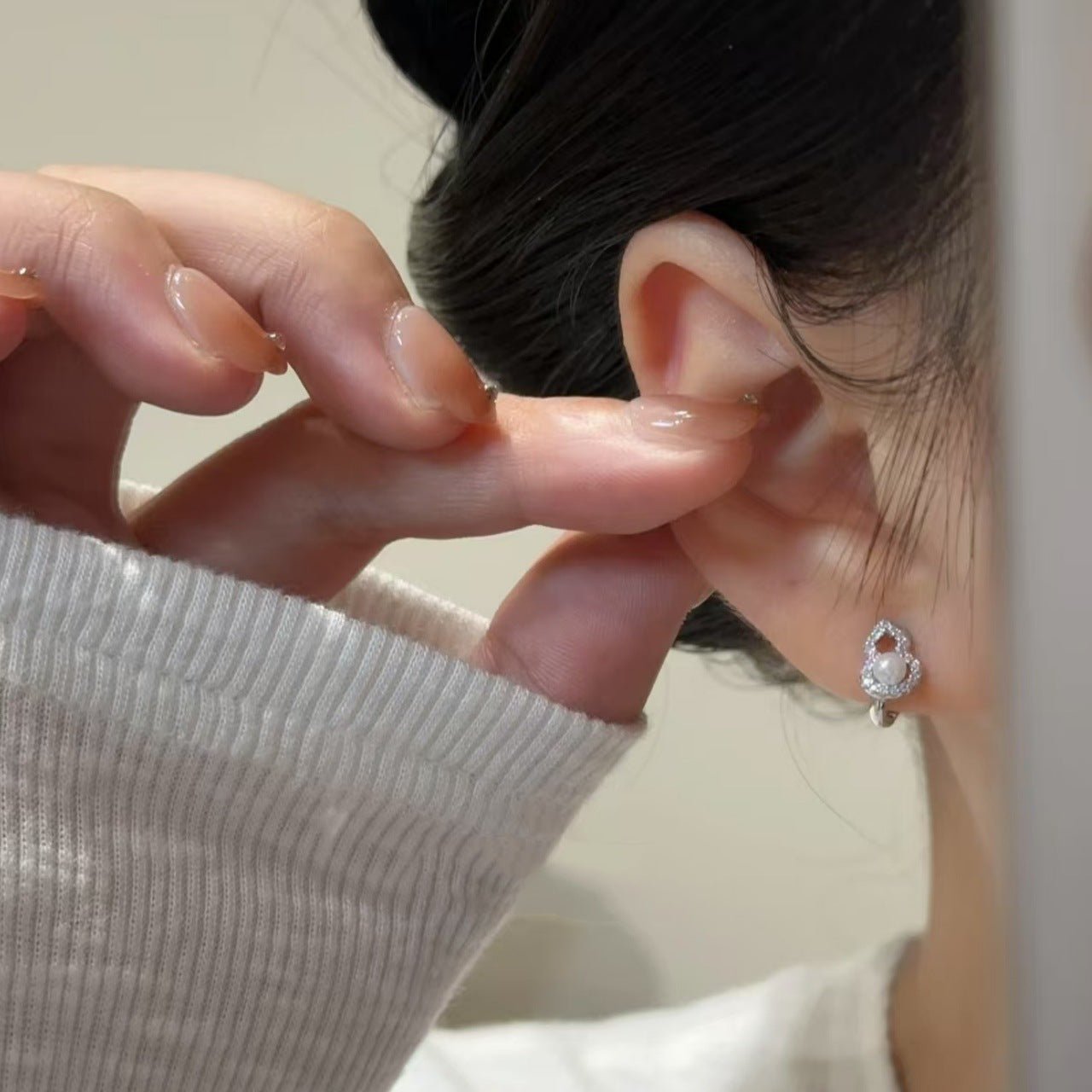 Damen Ohrstecker mit funkelndem Zirkon und elegantem Perlenmotiv Shop Nory