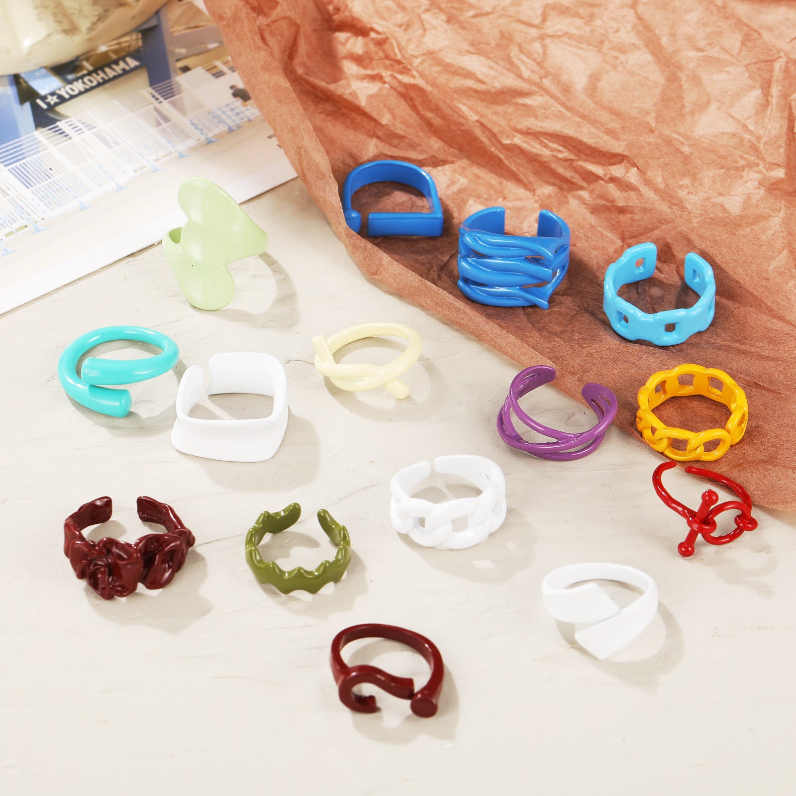 Damen modischer Ring aus hochwertigem Akrylmateriel mit kreativen Prägungen Shop Nory