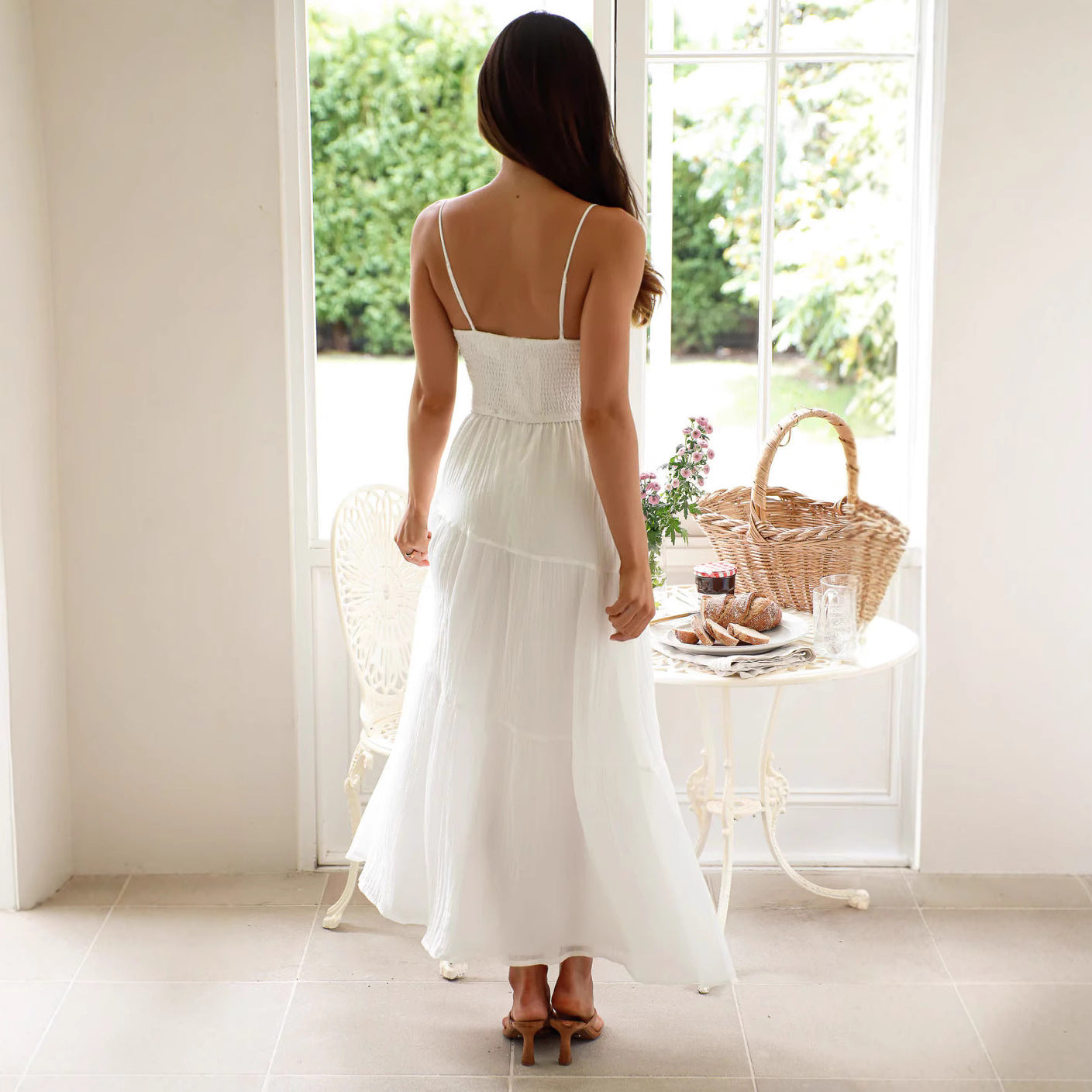 Damen Maxikleid mit schwingendem Rock und verstellbaren Spaghetti-Trägern