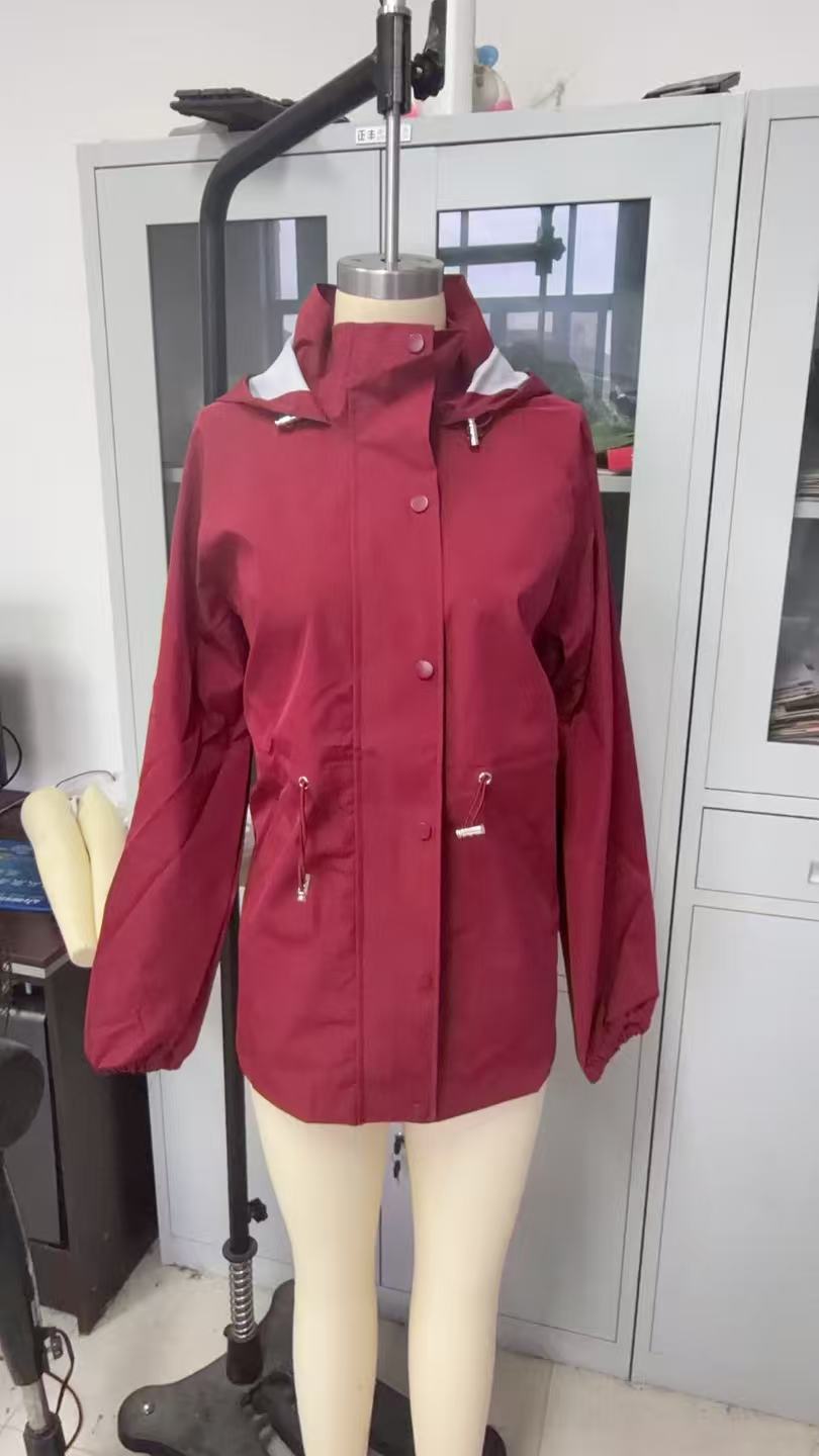 Damen Leichte und funktionale Outdoor-Jacke