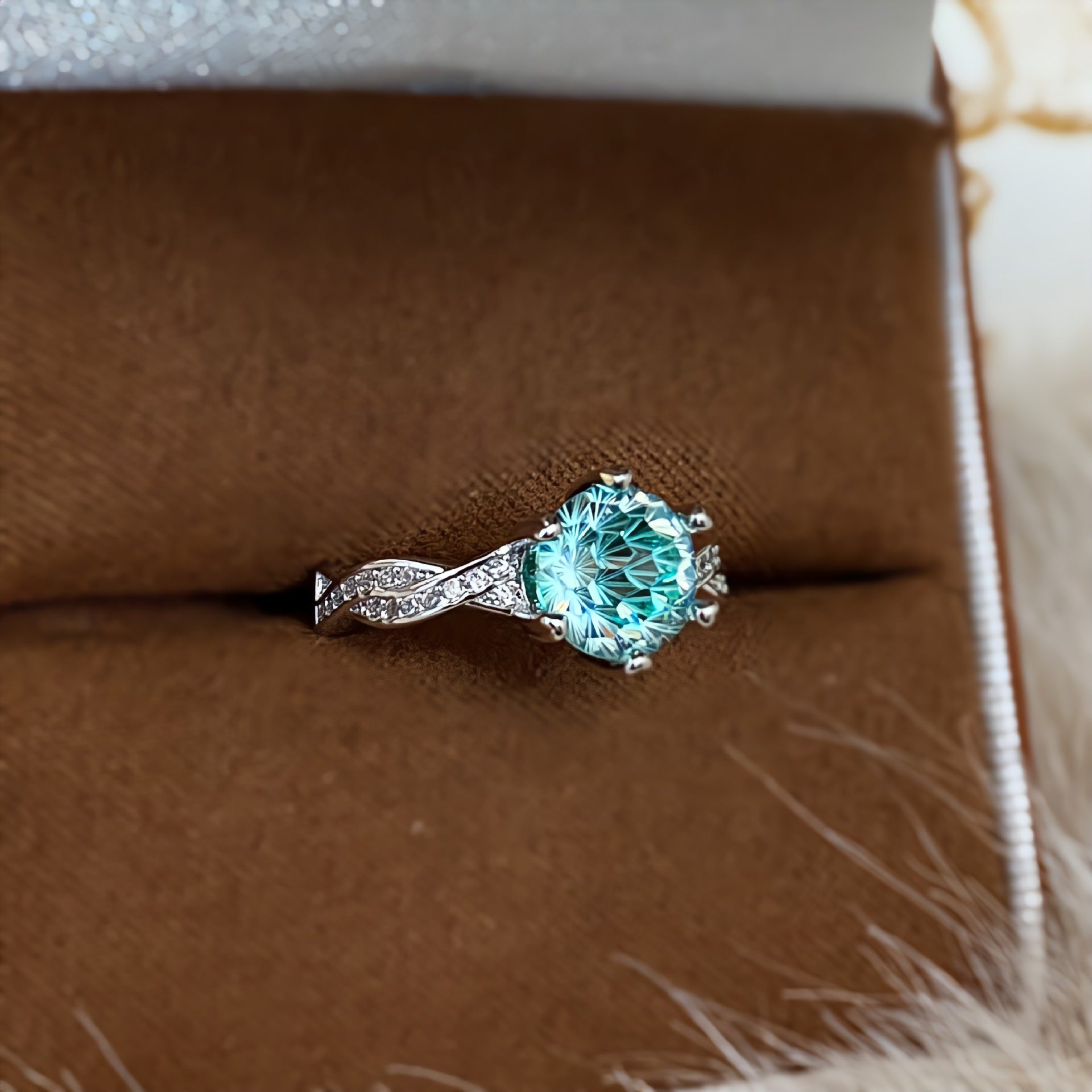 Damen eleganter Ring mit funkelndem Kristallbesatz Shop Nory