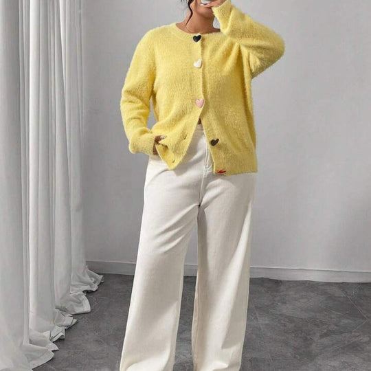 Damen Kuscheliger Flausch-Cardigan mit bunten Herzknöpfen und kastiger Silhouette Shop Nory