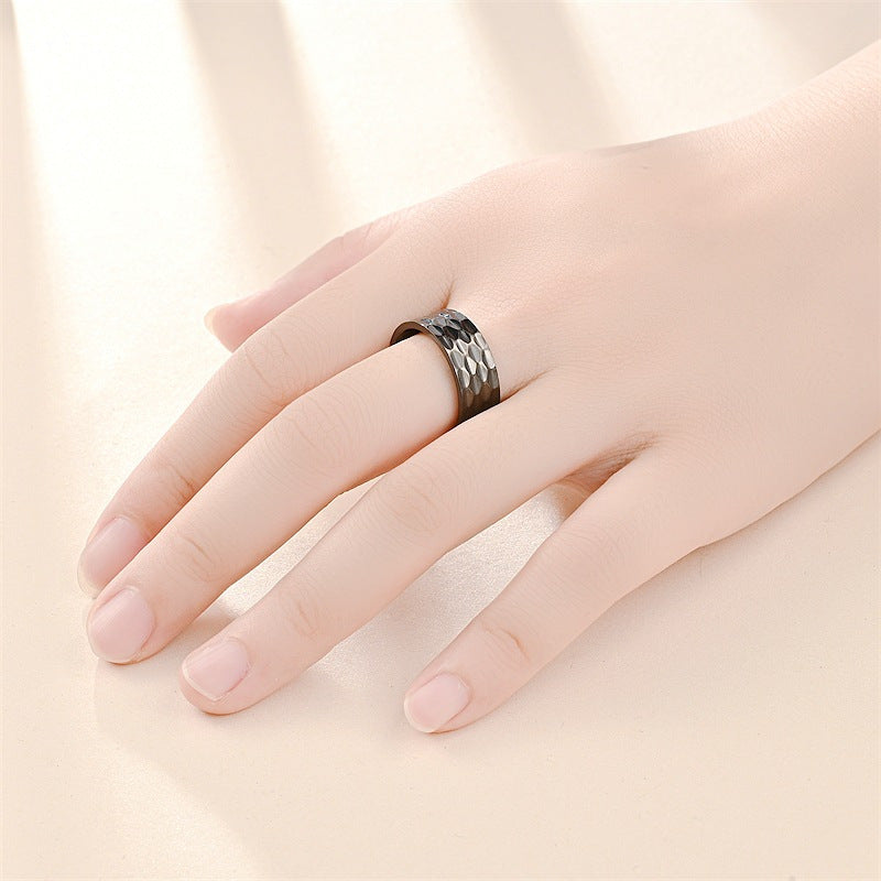 Herren Ring mit kunstvoller gehämmerter Oberfläche Shop Nory