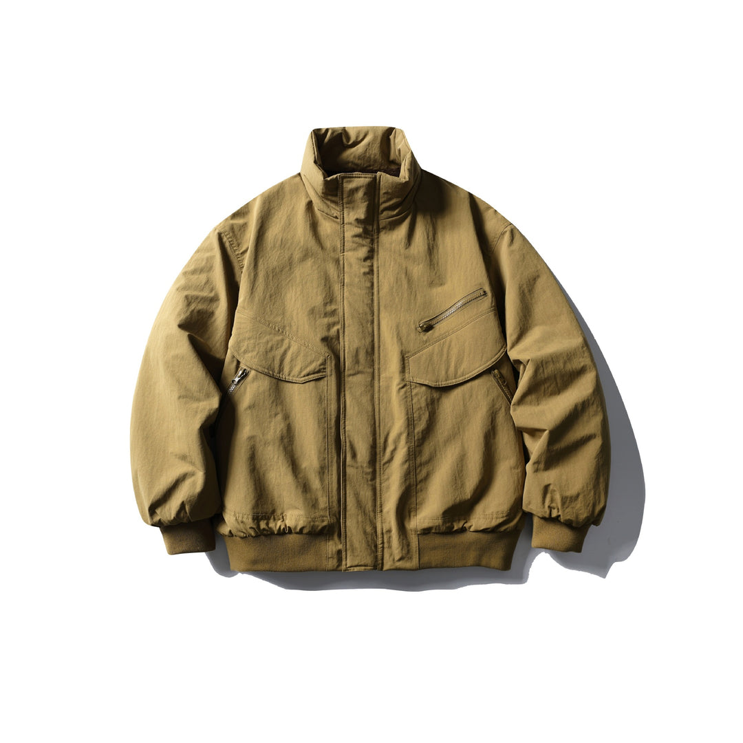 Herren Boxy-Utility-Bomberjacke mit hohem Stehkragen, verdeckter Frontblende und Zip-Brusttasche Shop Nory