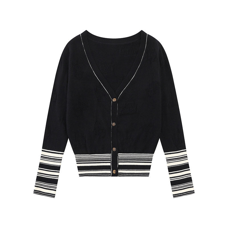 Damen Strickjacke mit V‑Ausschnitt, feinem Jacquardmuster und kontrastierenden Bündchen Shop Nory