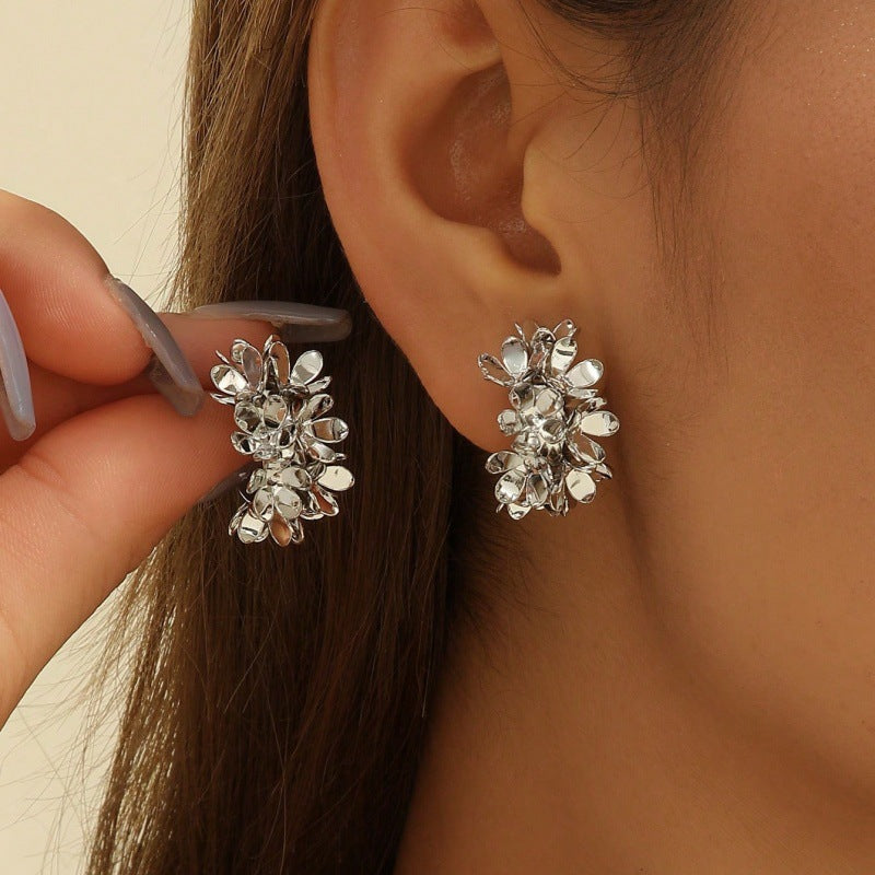 Damen Ohrstecker mit floralen, glitzernden Details Shop Nory
