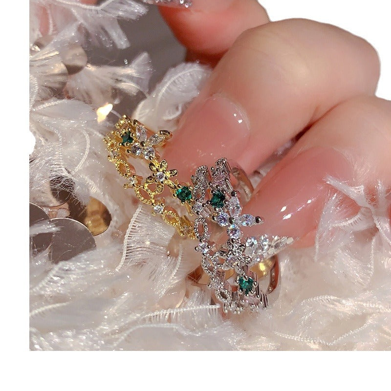 Damenring mit kunstvollem floralen Design und funkelnden Zirkonia Shop Nory