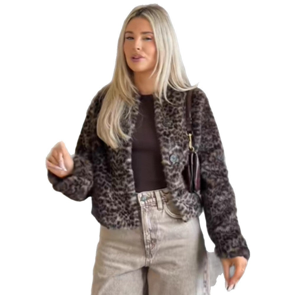 Damen Kurz geschnittener Kunstpelz-Blouson mit Leoprint und kastiger Silhouette Shop Nory