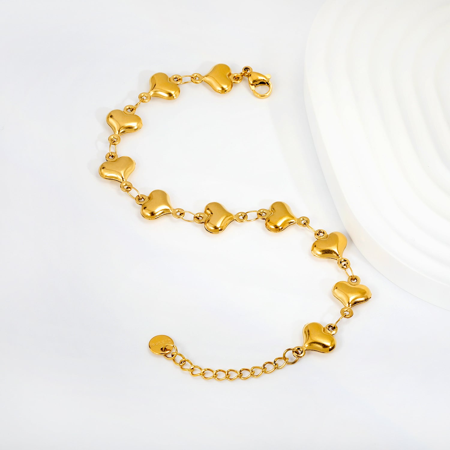 Damen Armband mit herzförmigem Design aus hochwertigem Edelstahl Shop Nory