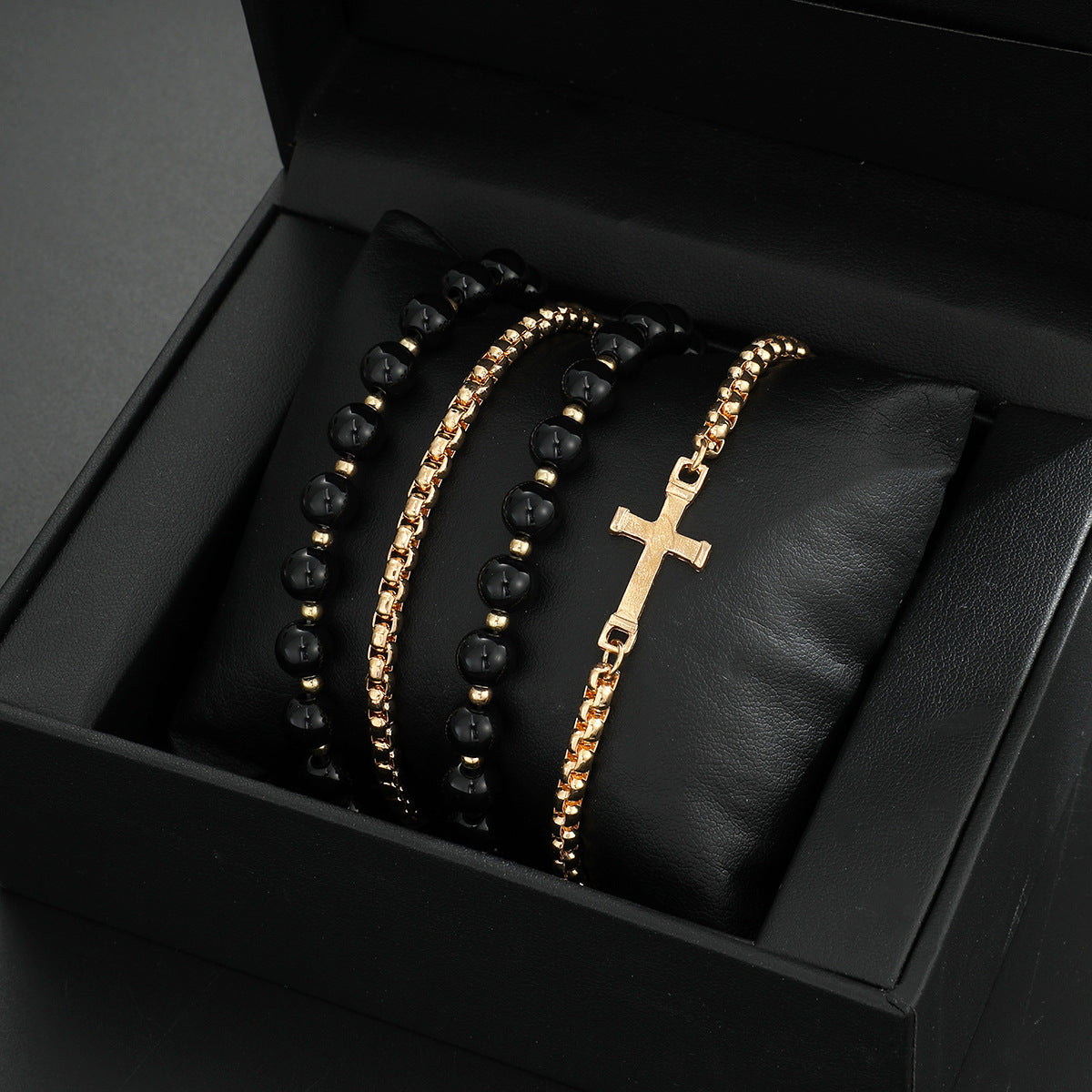 Damen Armband-Set mit einzigartigen Designs und eleganten Akzenten Shop Nory