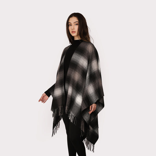 Damen Oversize Wollmix‑Ponchocape mit Ombre‑Karomuster und Fransensaum Shop Nory